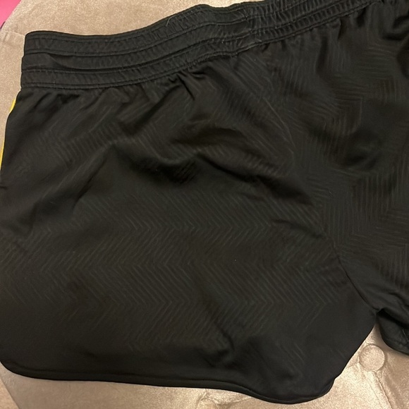 Nike dry fit shorts in black and gold. Live strong logo. - Picture 5 of 10